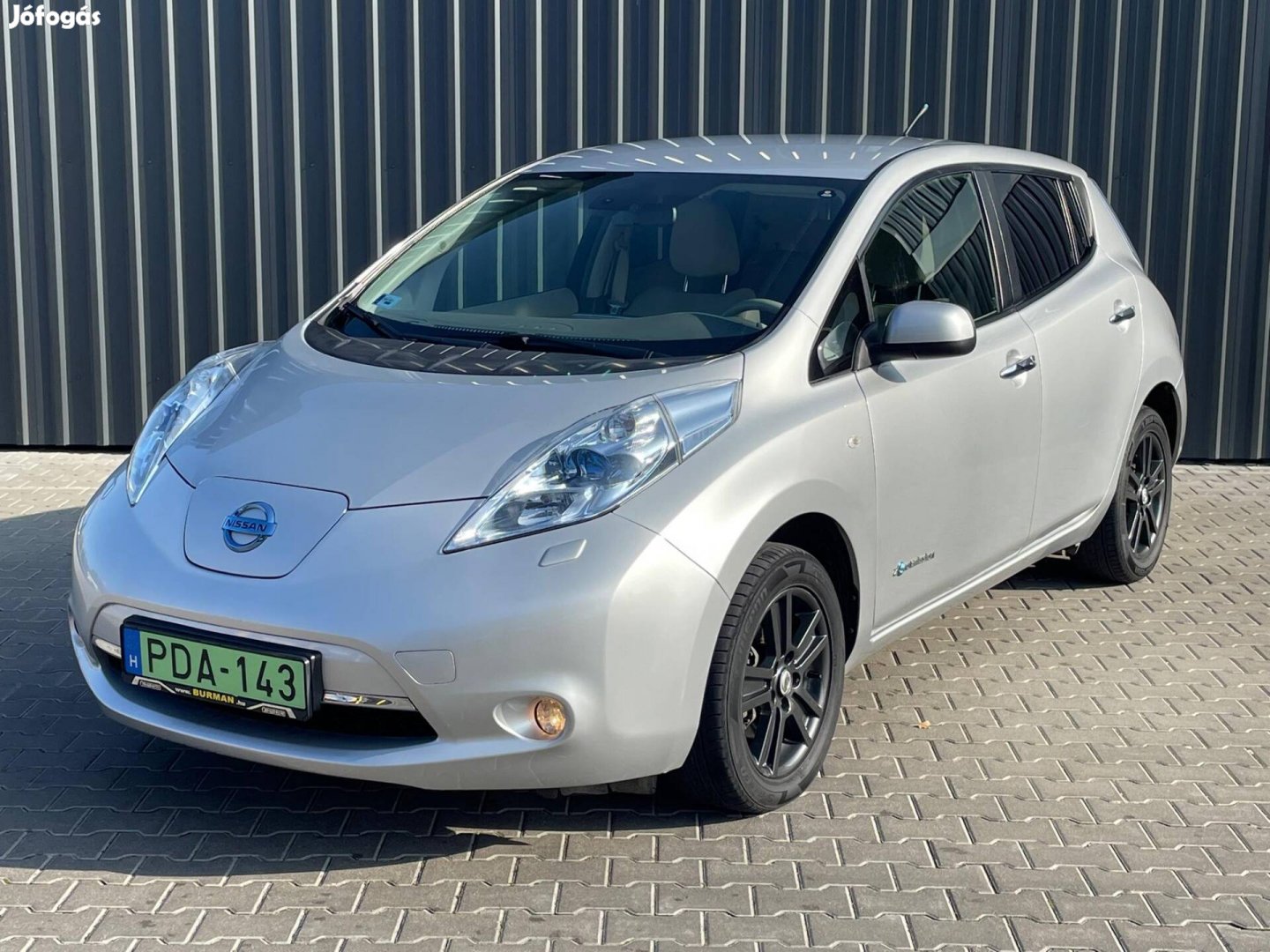 Nissan Leaf (Automata) Navigáció - Ülés és korm...