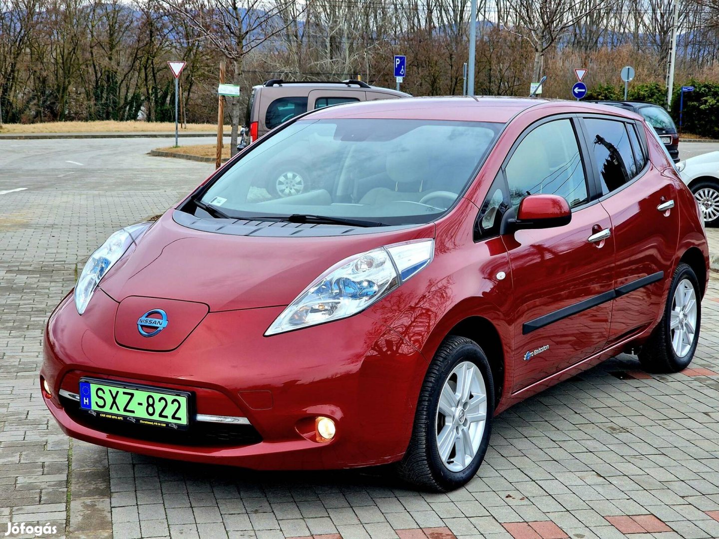 Nissan Leaf (Automata) Tekna Solar-Ülésekéskorm...