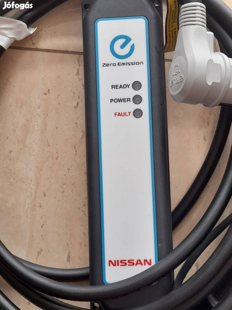 Nissan Lief Gyári Új 220 V Töltő + 32A Nagyvesz Kábel Egyben Eladó