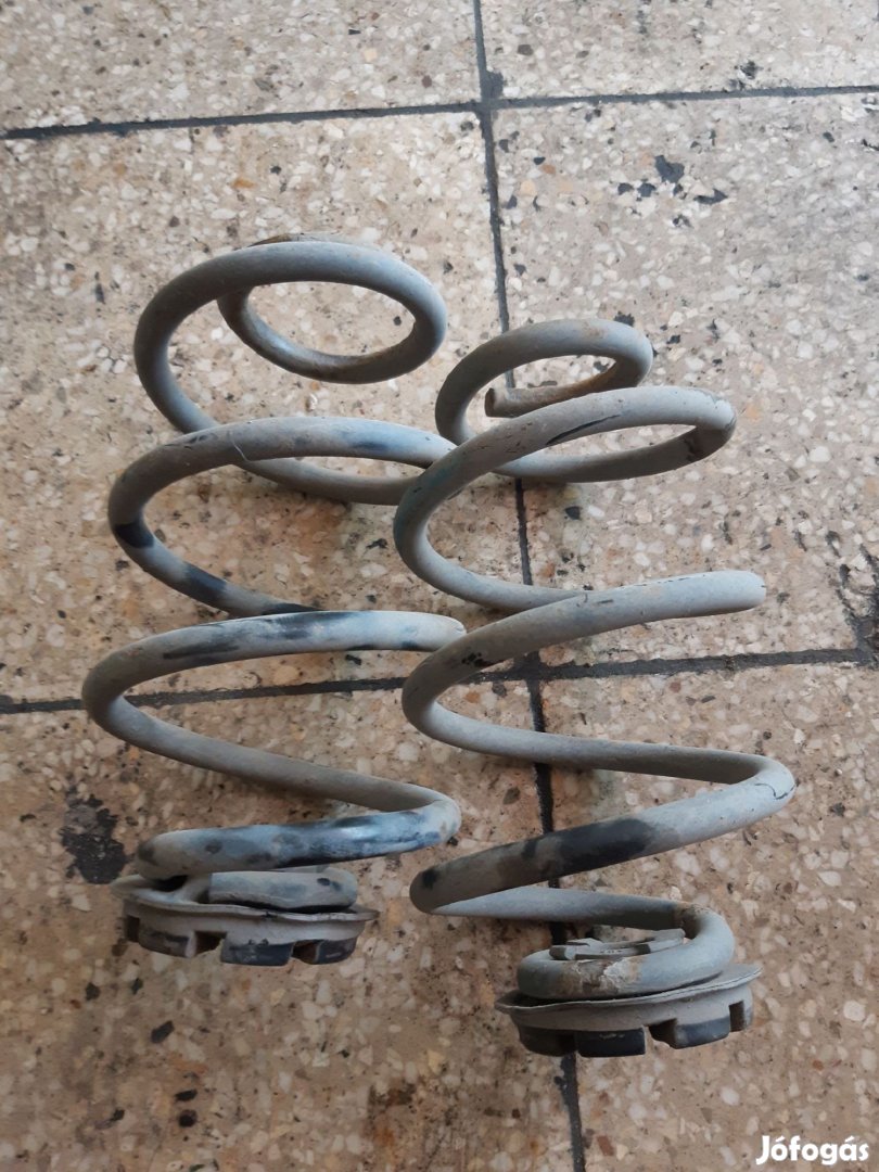 Nissan Micra Hátsó Rugó Pár
