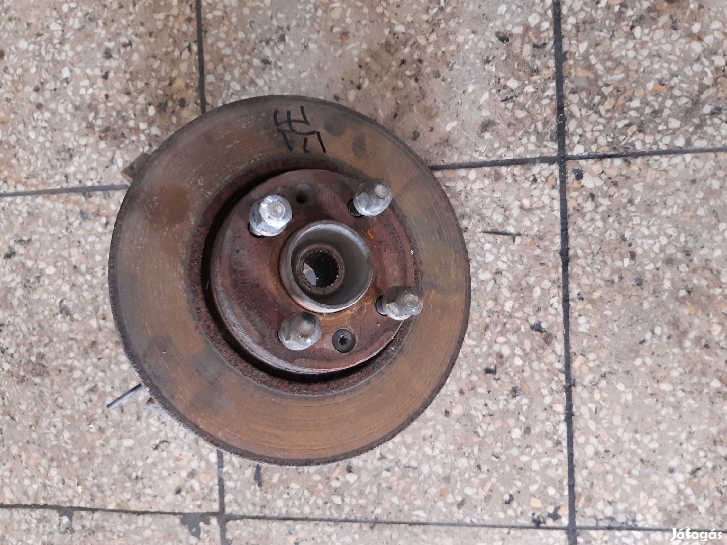 Nissan Micra Jobb Első Csonkállvány Kerékaggyal