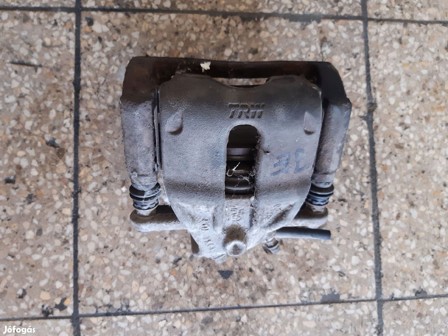 Nissan Micra Jobb Első Féknyereg