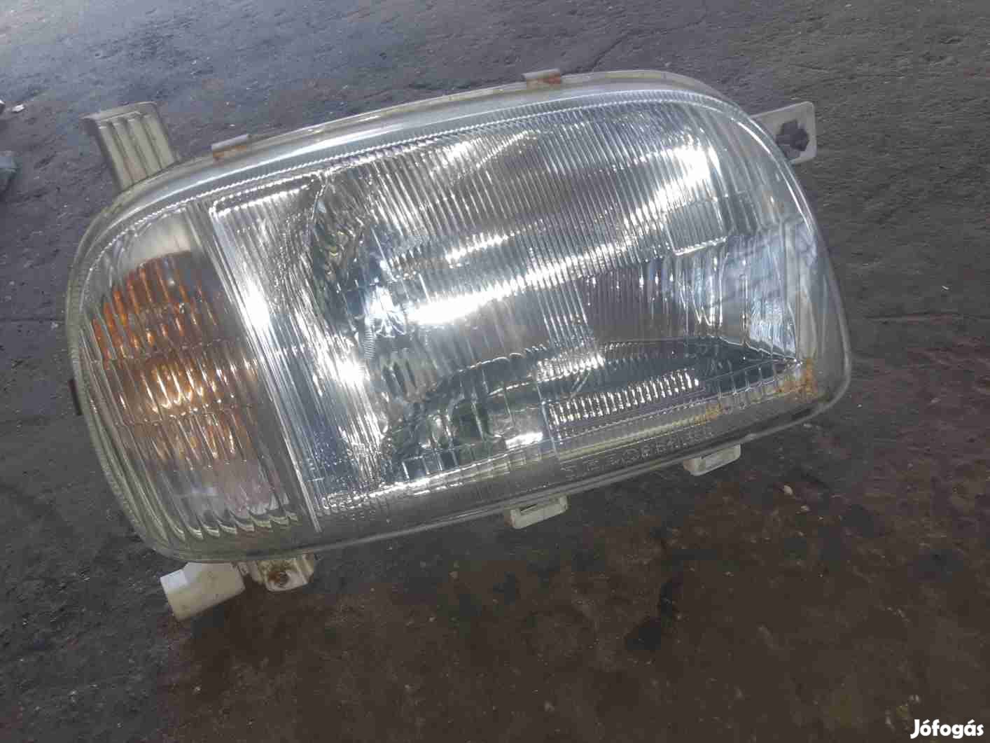 Nissan Micra Jobb Első Lámpa / Fényszóró