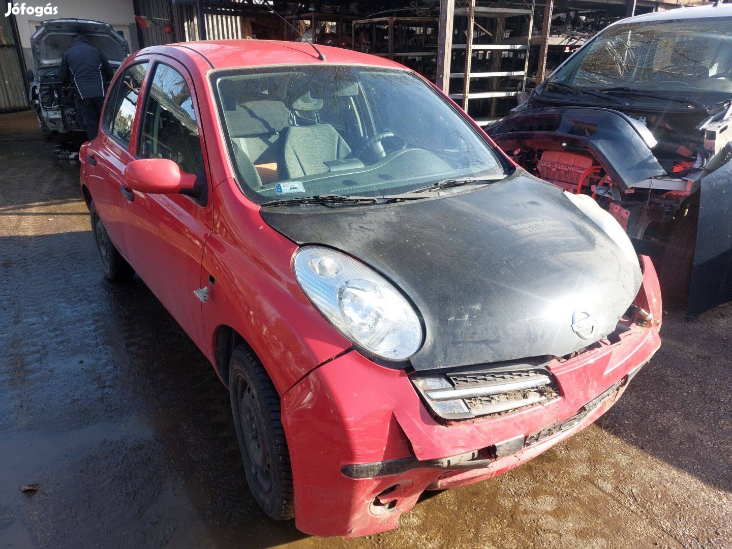 Nissan Micra K12 karosszéria elemei piros