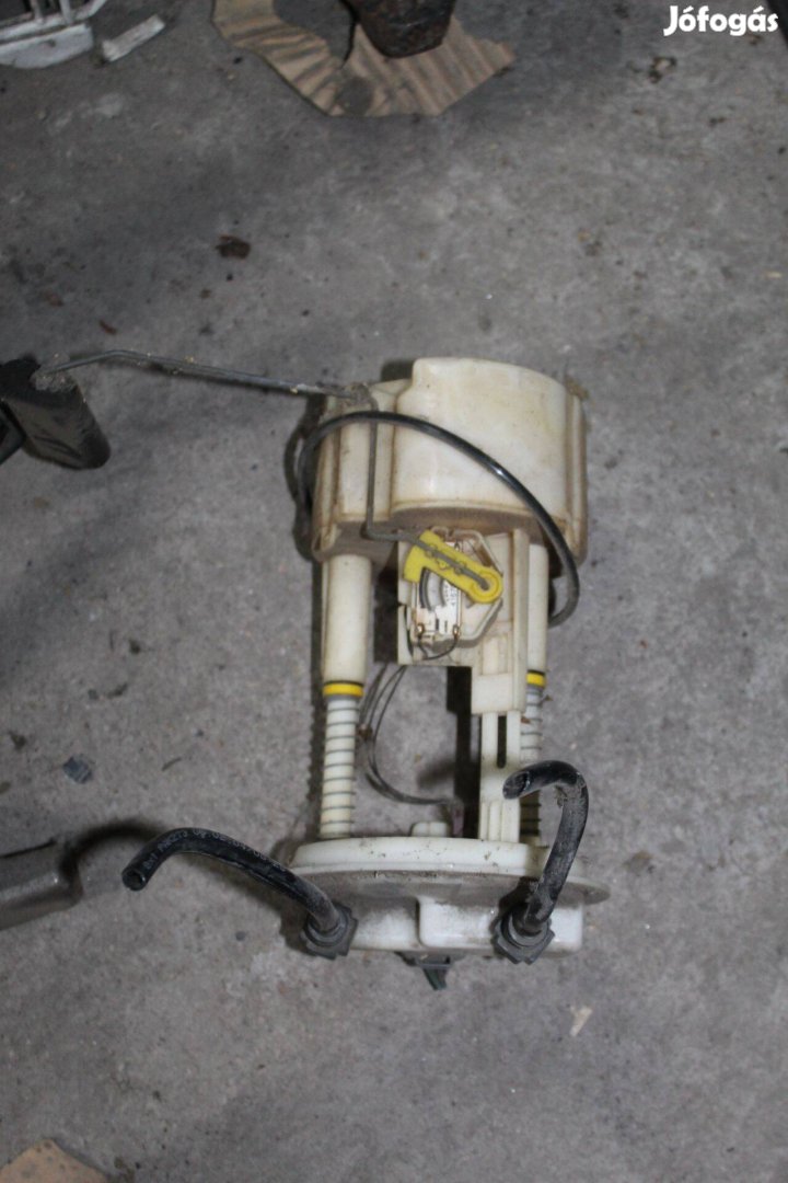 Nissan Micra V AC pumpa