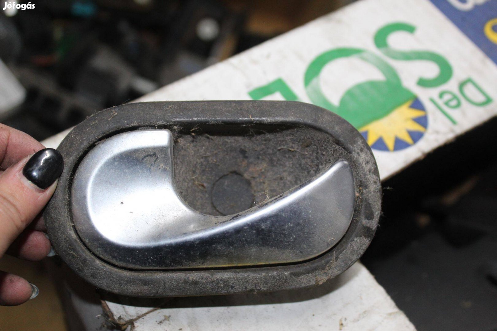 Nissan Micra V bal ajtókilincs (8200028487)