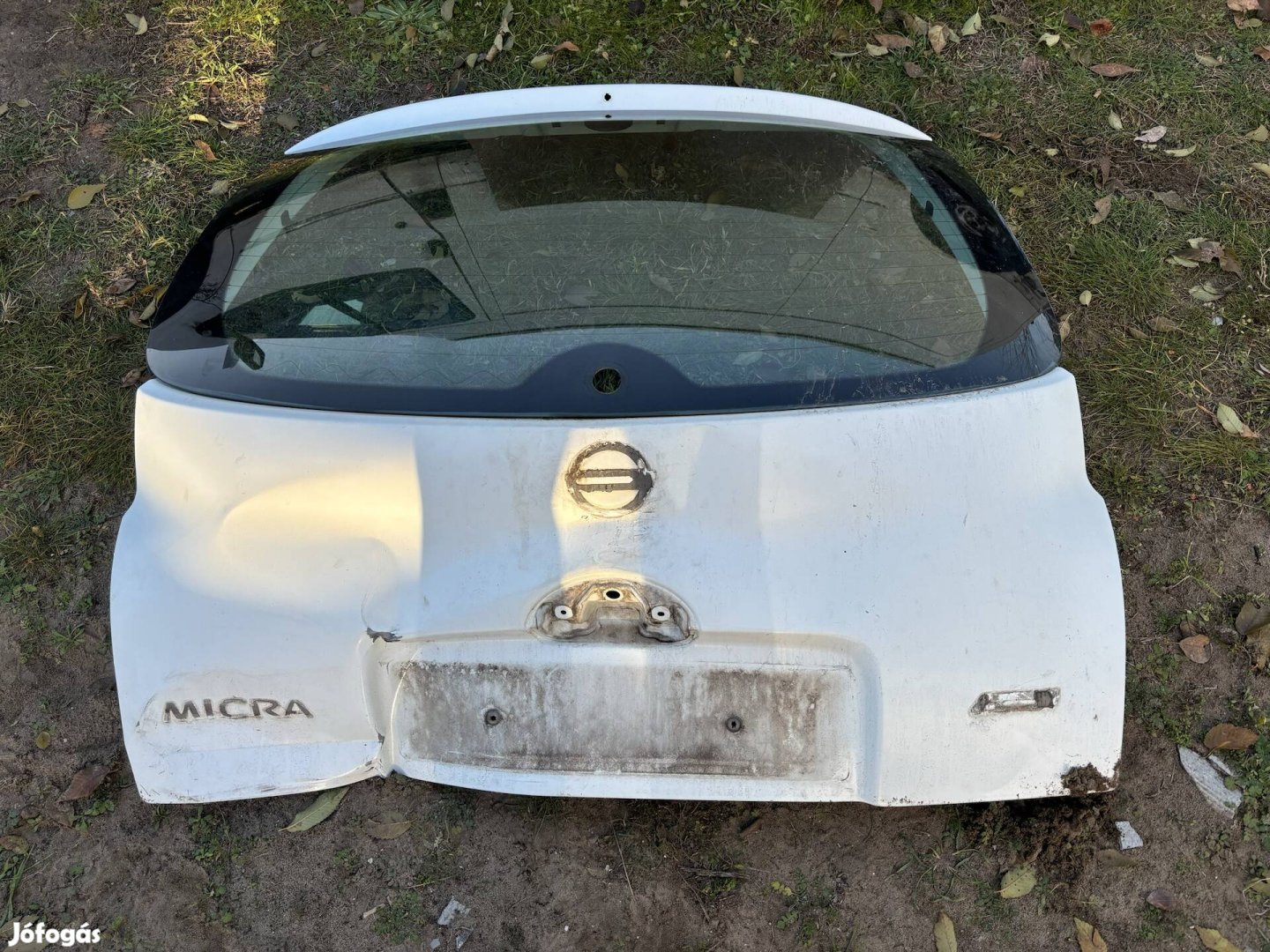 Nissan Micra csomagtér ajtó üveg 