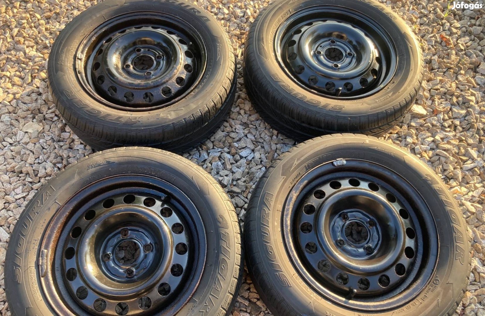 Nissan Micra kerekek 175/65 R14