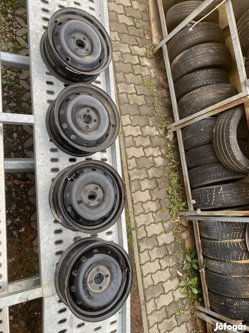 Nissan Mikra K14 15 colos gyári acélfeni 