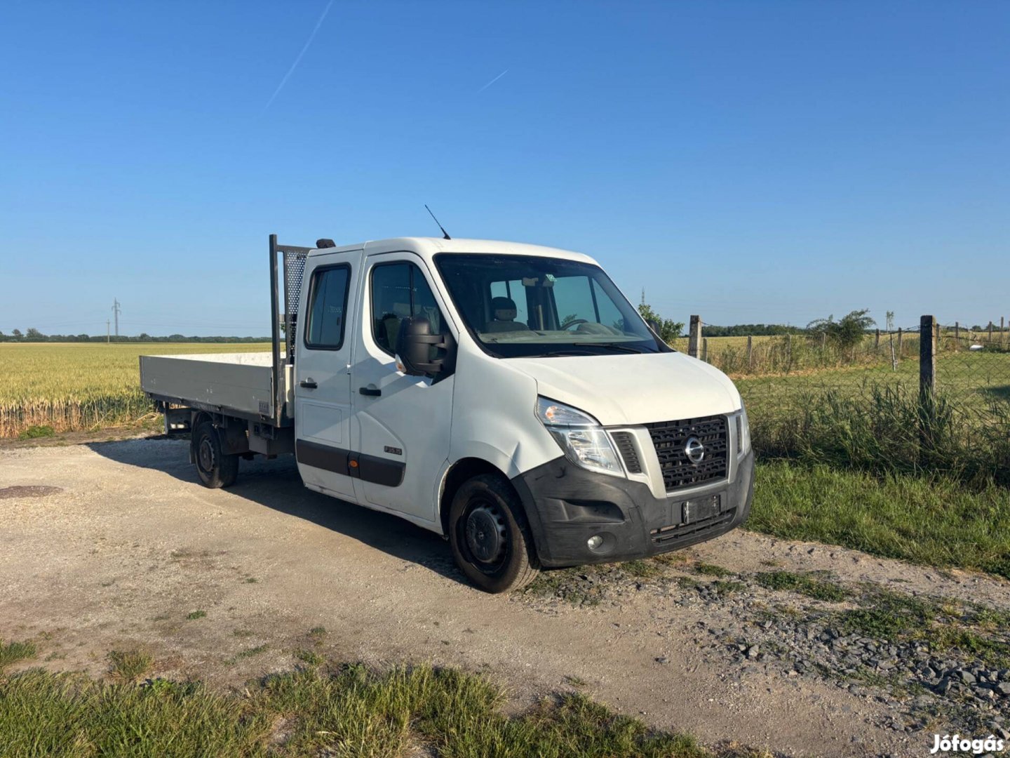 Nissan NV400