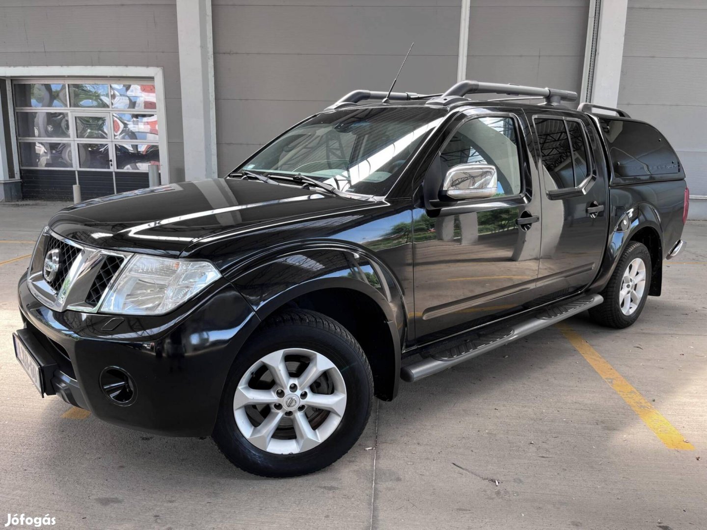 Nissan Navara 4WD Double 2.5D Platinum 190 LE !...