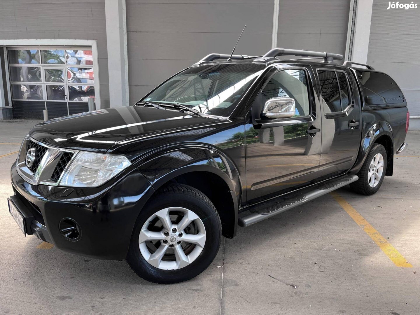 Nissan Navara 4WD Double 2.5D Platinum 190 LE !...