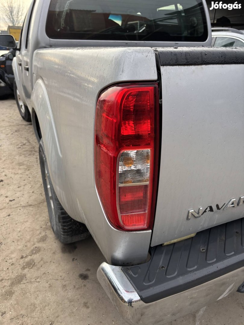 Nissan Navara D22 bal hátsó lámpa eladó