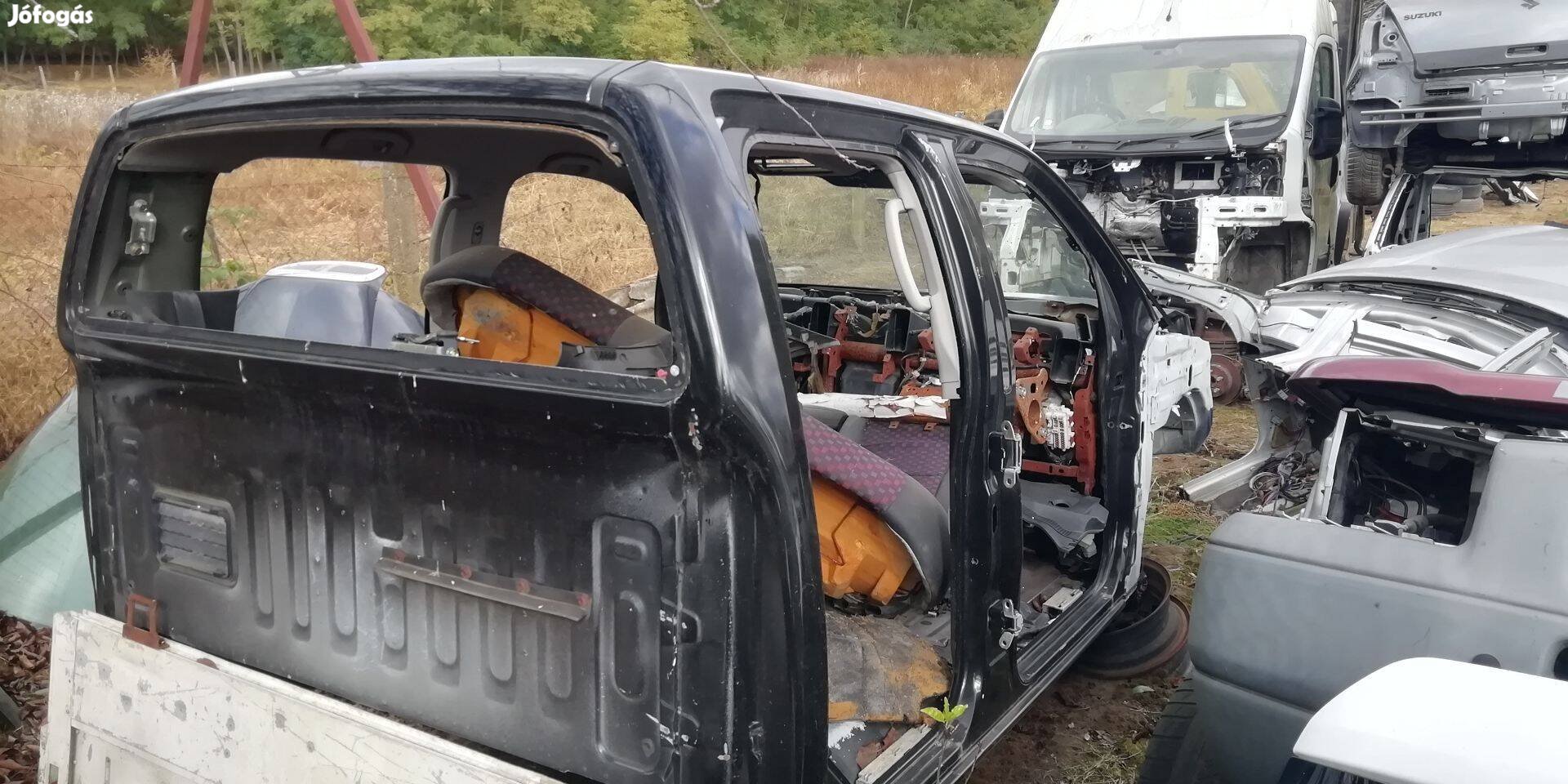 Nissan Navara D40 2.5 dci alkatrész eladó
