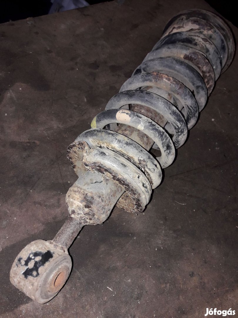 Nissan Navara D40 Első Lengéscsillapító Rugó