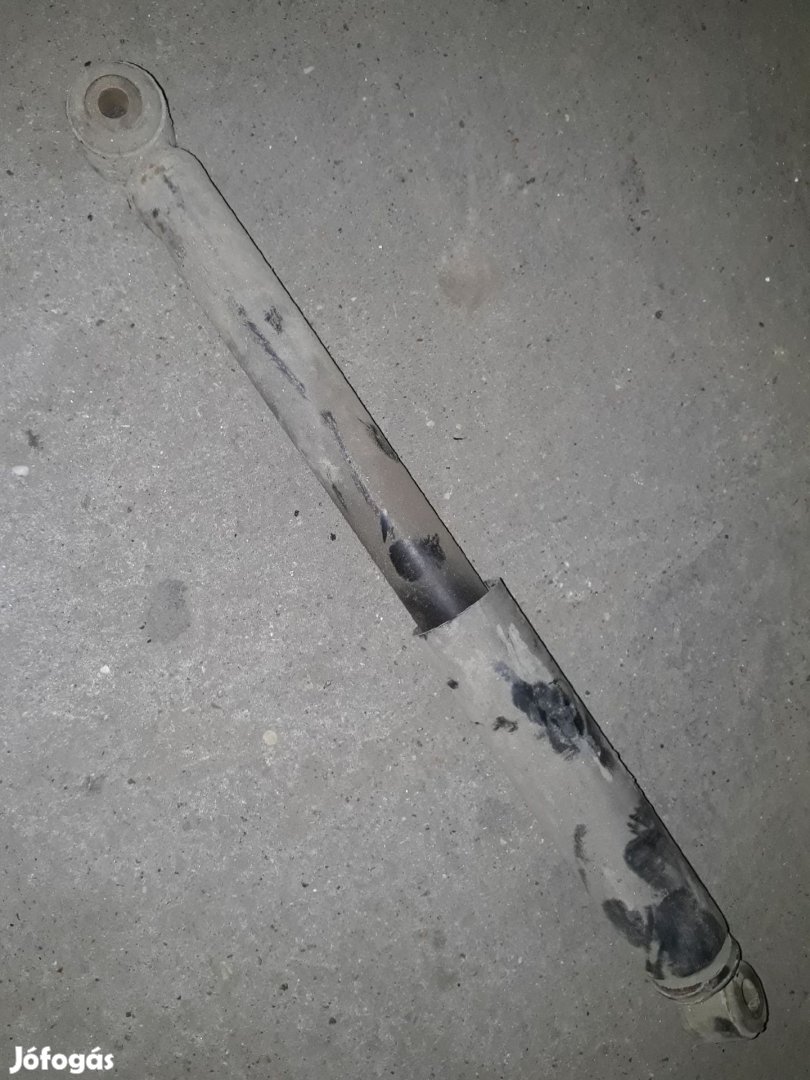 Nissan Navara D40 Hátsó Lengéscsillapító