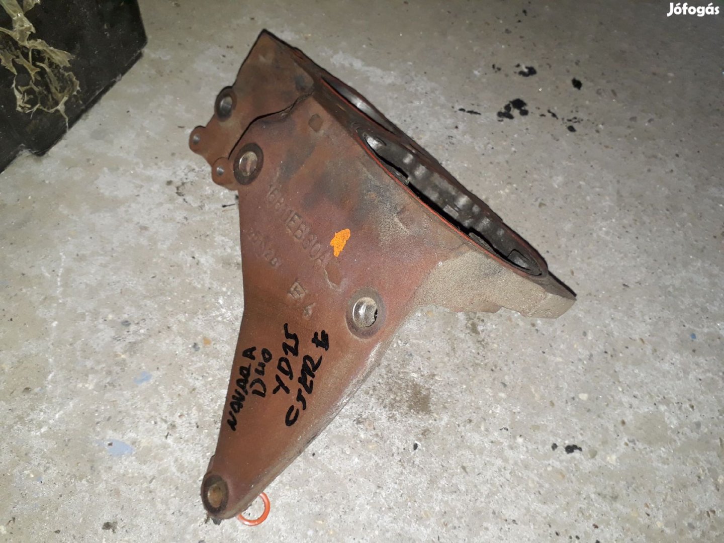 Nissan Navara D40 Magasnyomású Szivattyú Tartó Konzol