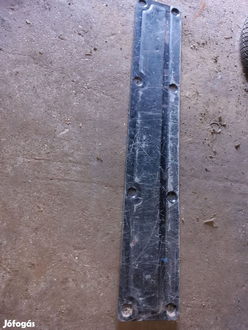 Nissan Navara D40 Plató Ajtó Belső Burkolat