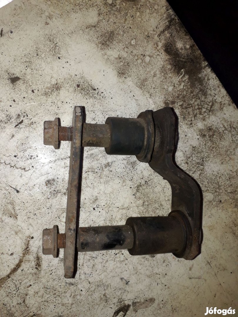 Nissan Navara D40 Rugó Tartó Kengyel Cuppánt