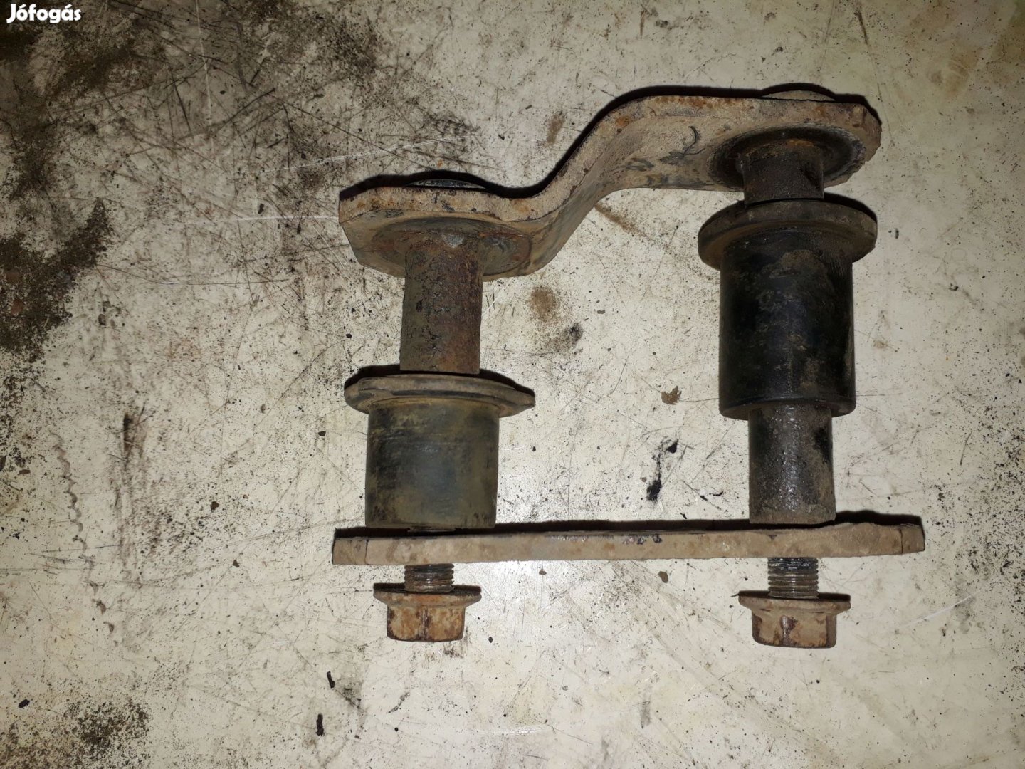 Nissan Navara D40 Rugó Tartó Kengyel Cuppánt