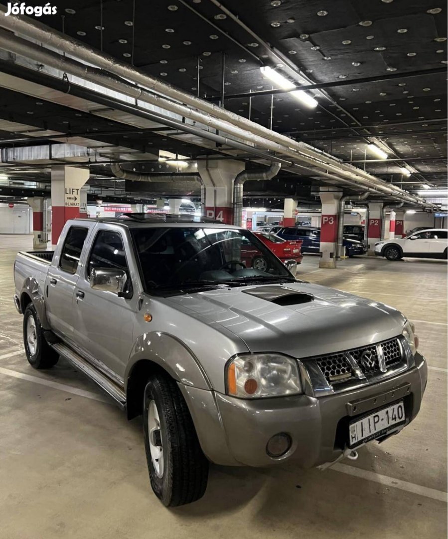 Nissan Navara Dubble Cabin. Friss vizsga. Hideg...