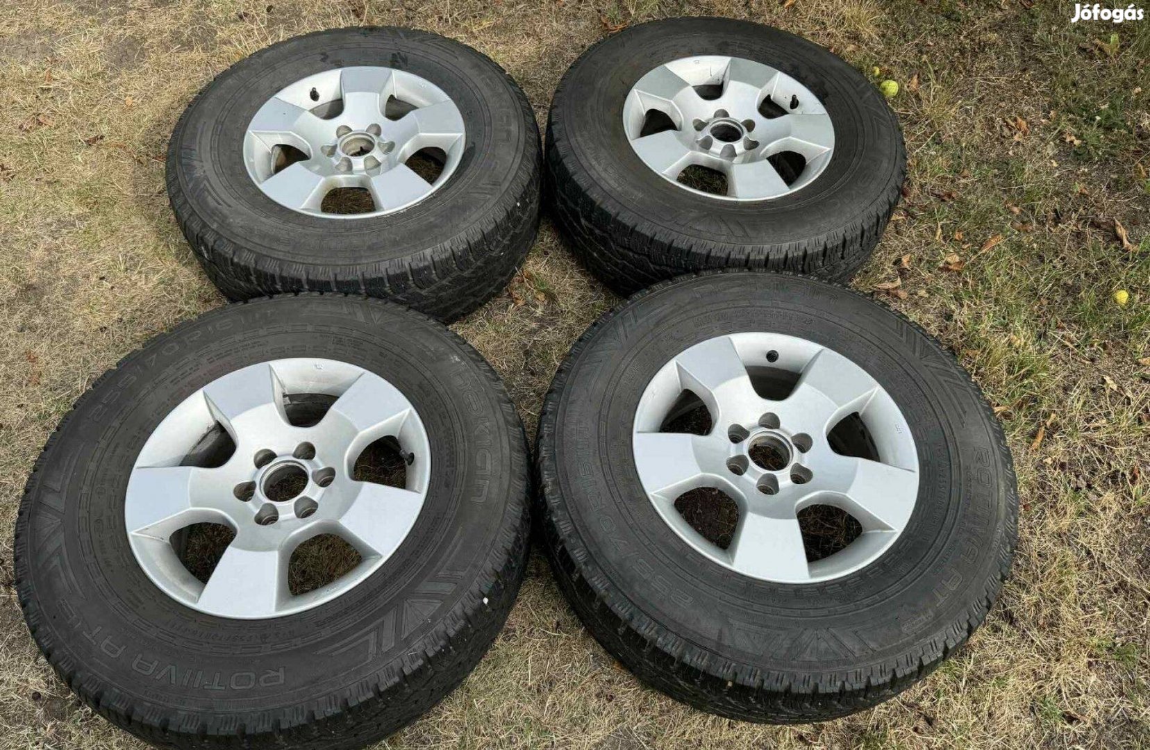 Nissan Navarra 255/70 R16 kerekek