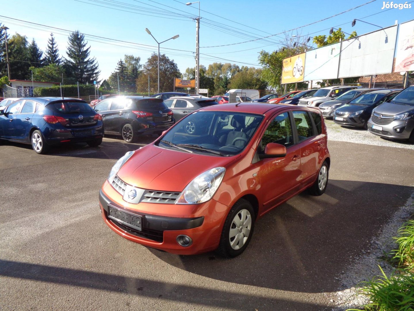 Nissan Note 1.4 Visia 153ekm. szervízkönyv