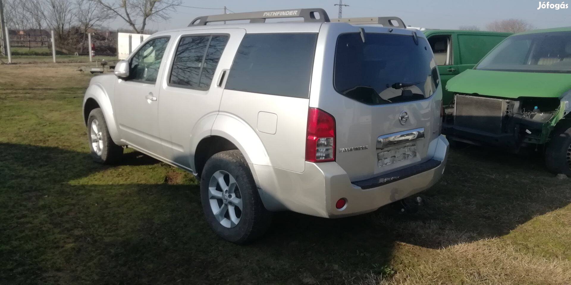 Nissan Pathfinder 2.5 dci alkatrész eladó