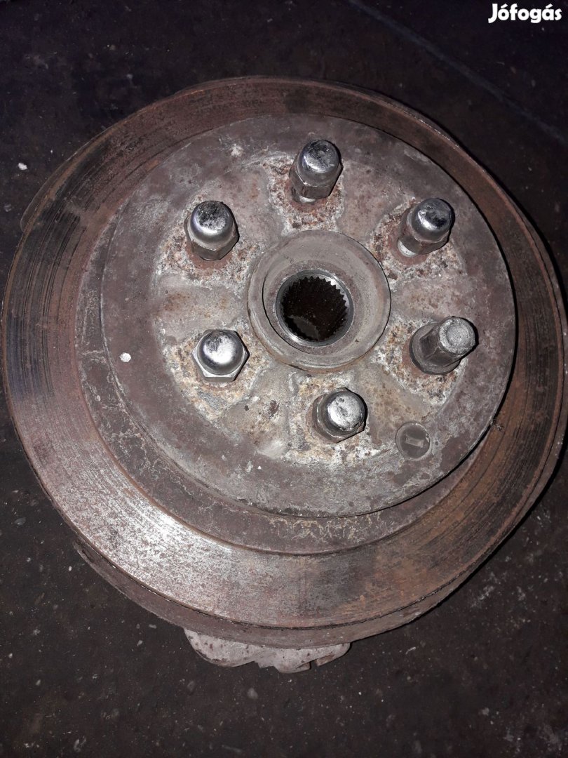 Nissan Pathfinder R51 Bal Hátsó Csonkállvány Kerékaggyal