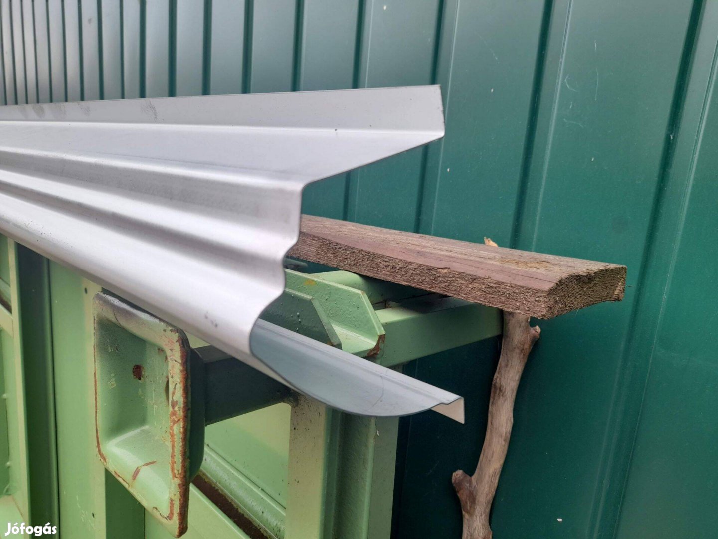 Nissan Patrol Y61 külső küszöb elem