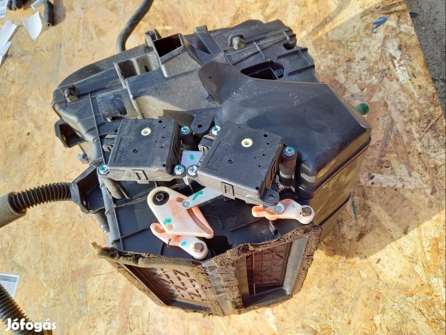 Nissan Primera P12 2001-2007 2.2Dci Diesel Fűtés Box Klímás