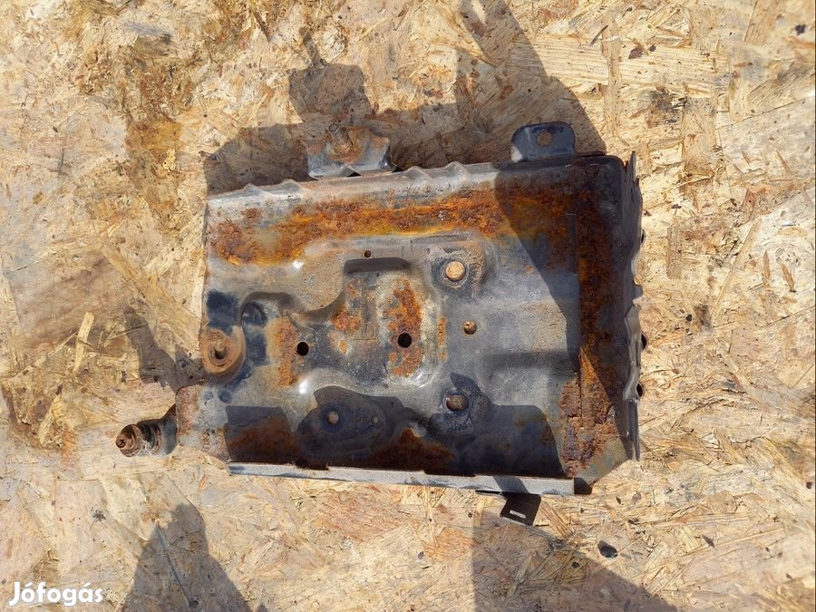 Nissan Primera P12 2001-2007 Akkumlátortartó