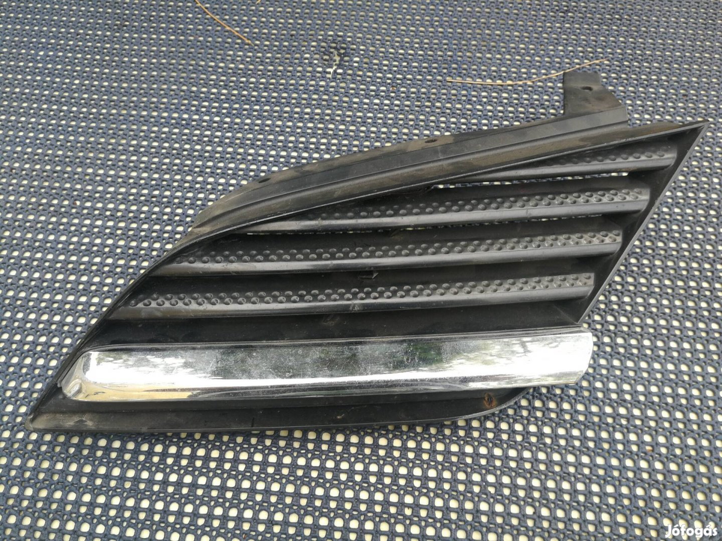 Nissan Primera P12 gyári hűtő rács 