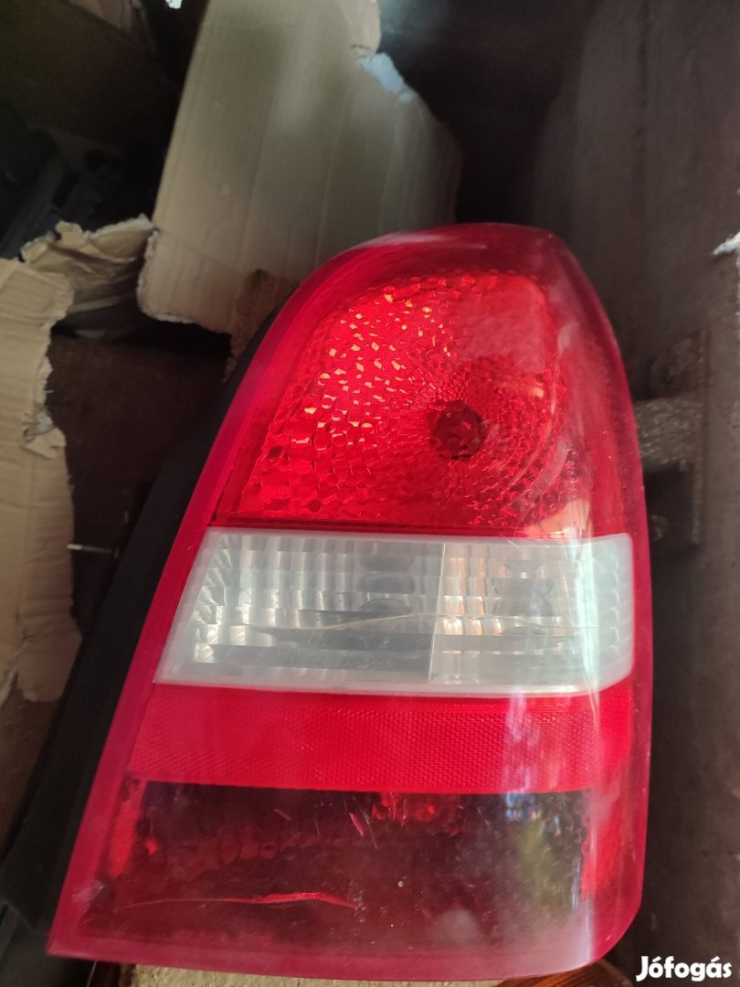 Nissan Primera hátsó lámpa gyári bontott 