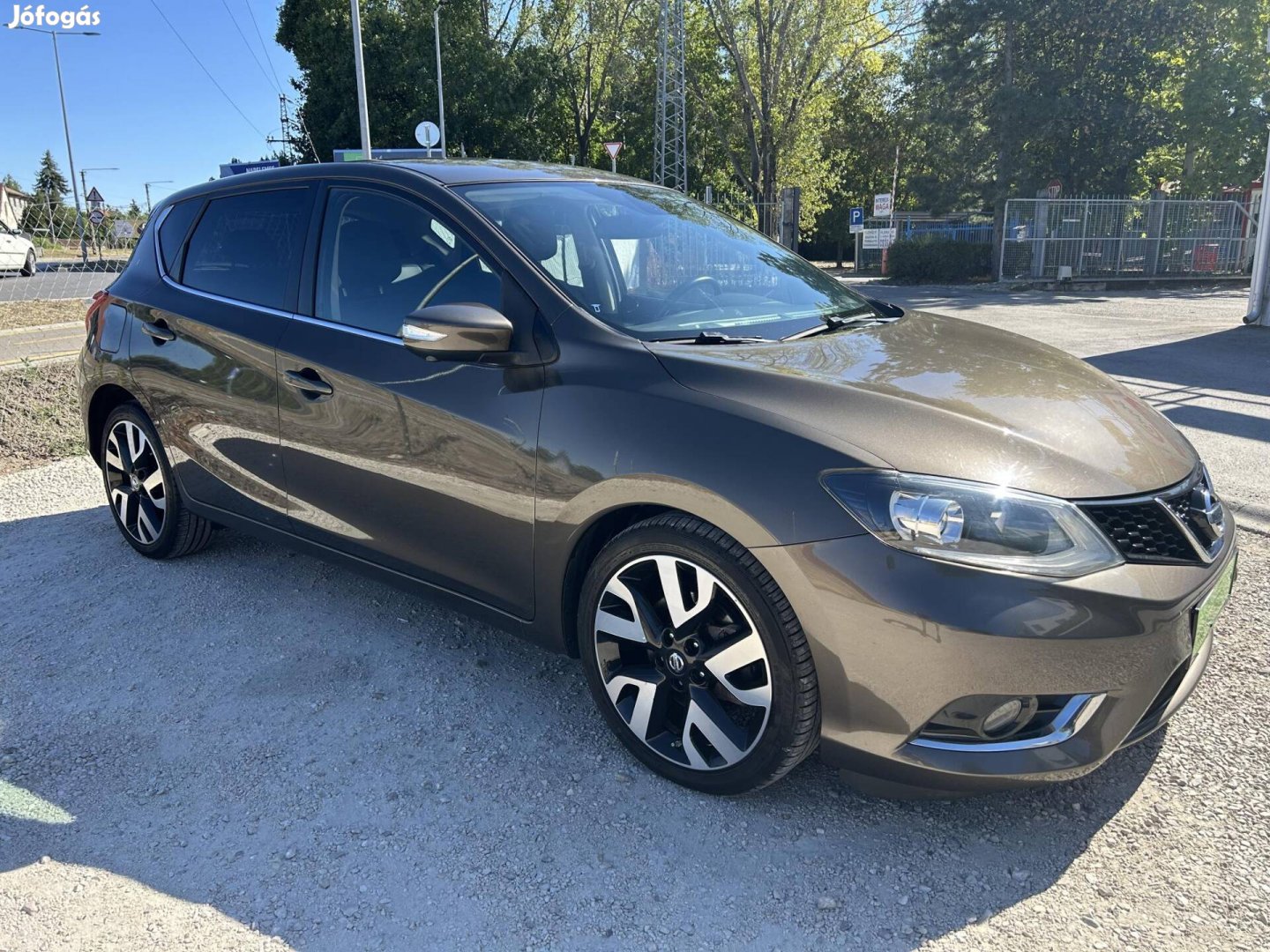 Nissan Pulsar 1.6 DIG-T Tekna Szervizkönyv