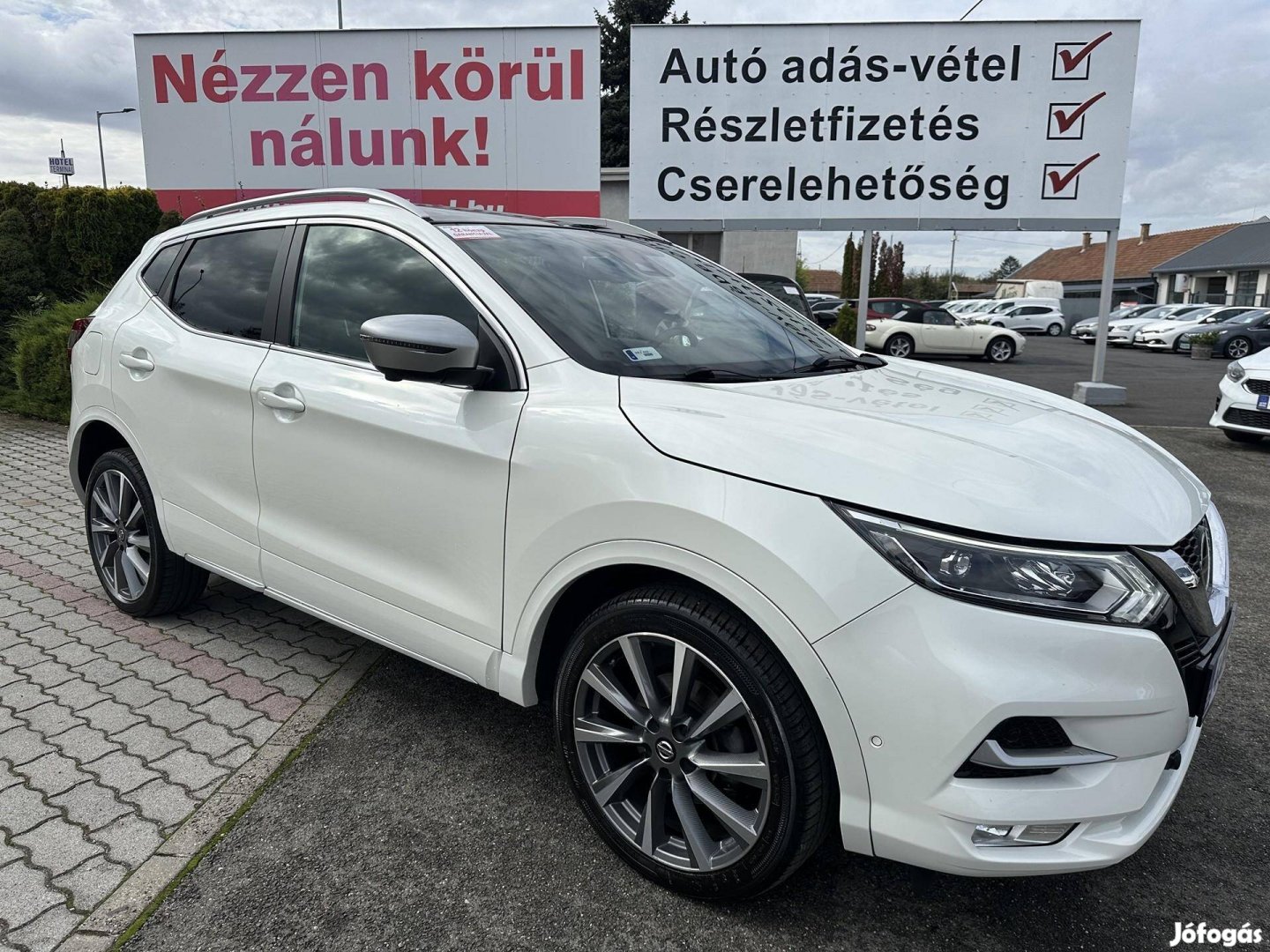 Nissan Qashqai 1.3 DIG-T Tekna+ Magyarországi 1...