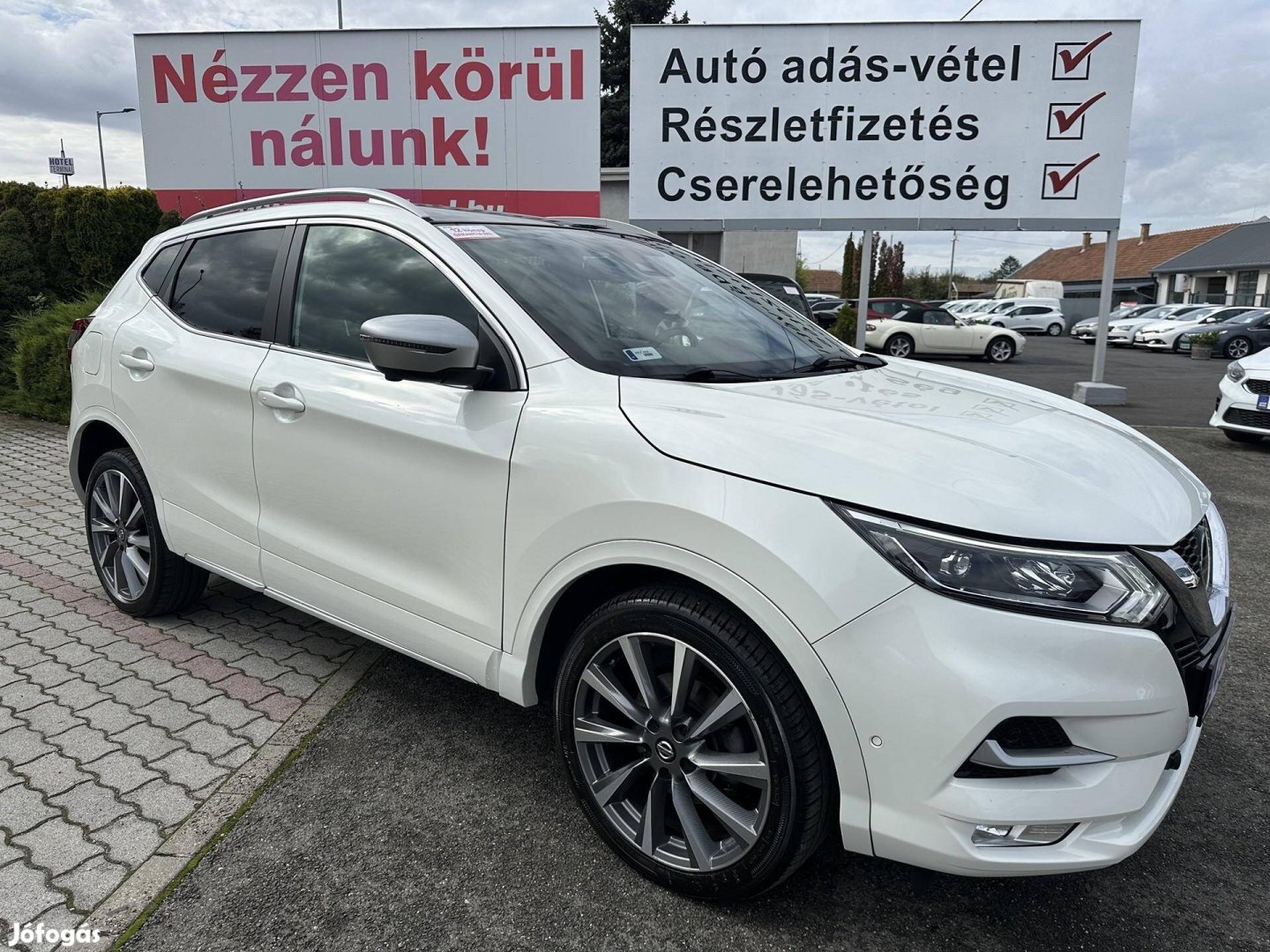 Nissan Qashqai 1.3 DIG-T Tekna+ Magyarországi 1...