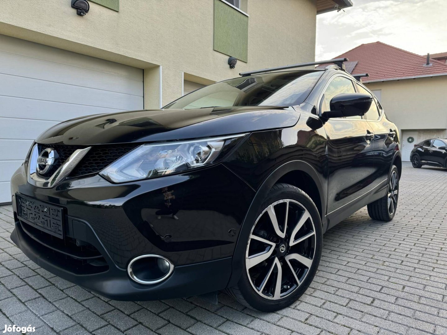 Nissan Qashqai 1.6 dCi Black Edition 4WD 1.-tul...