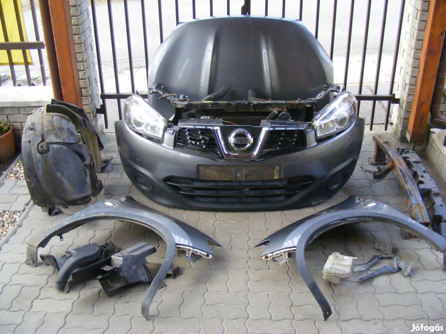 Nissan Qashqai J10 Facelift csavaros eleje