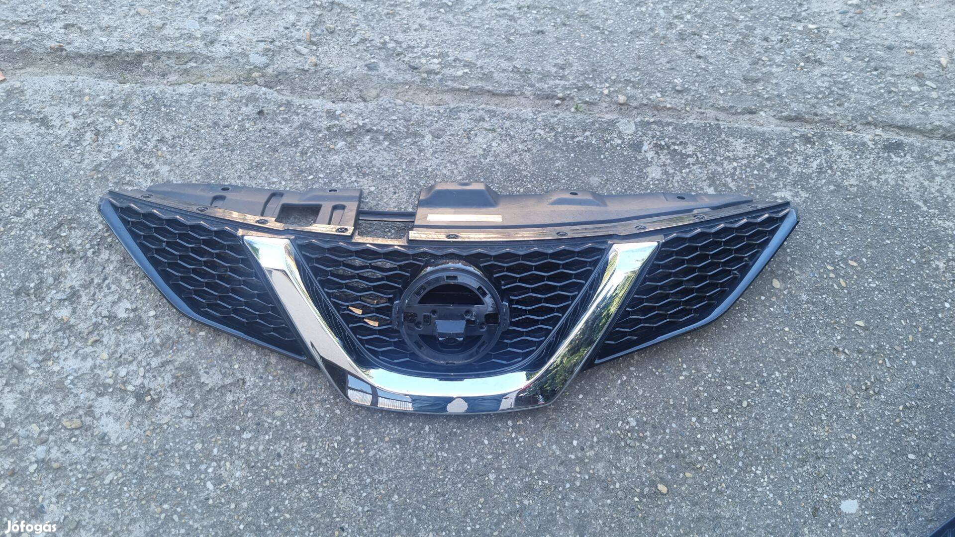 Nissan Qashqai J11 13- 623124EA0D Díszrács hűtőrács