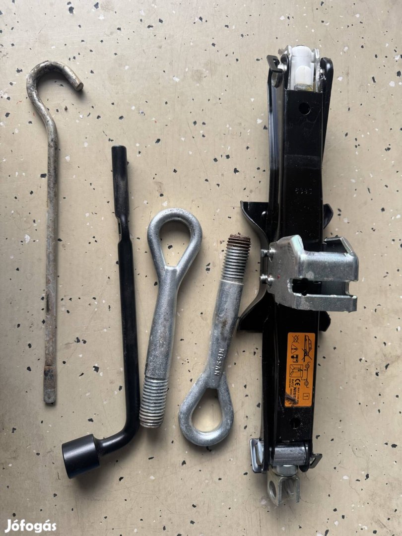 Nissan Qashqai  emelő vonószem készlet