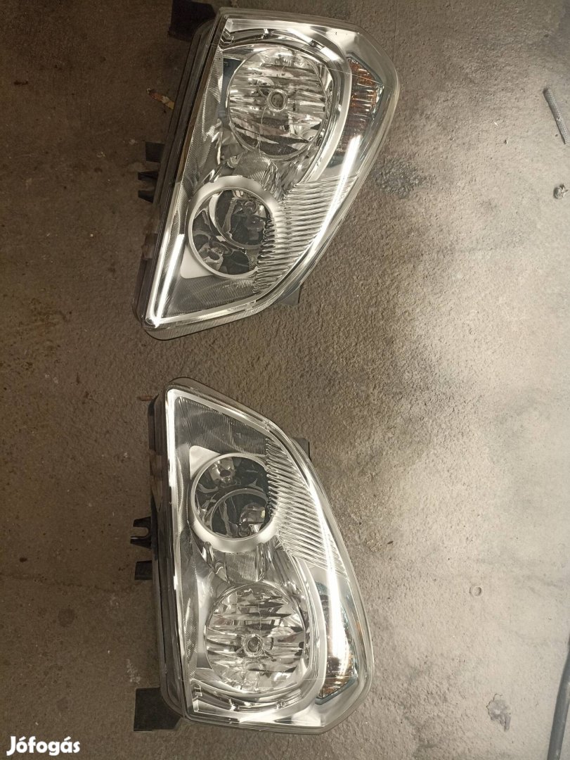 Nissan Qashqai bal jobb első lámpa fényszóró 