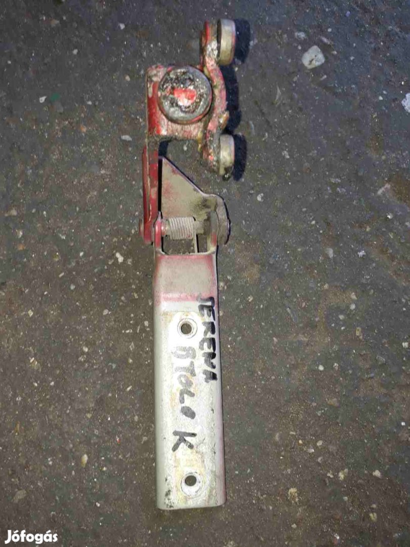 Nissan Serena Bal Tolóajtó Középső Görgő