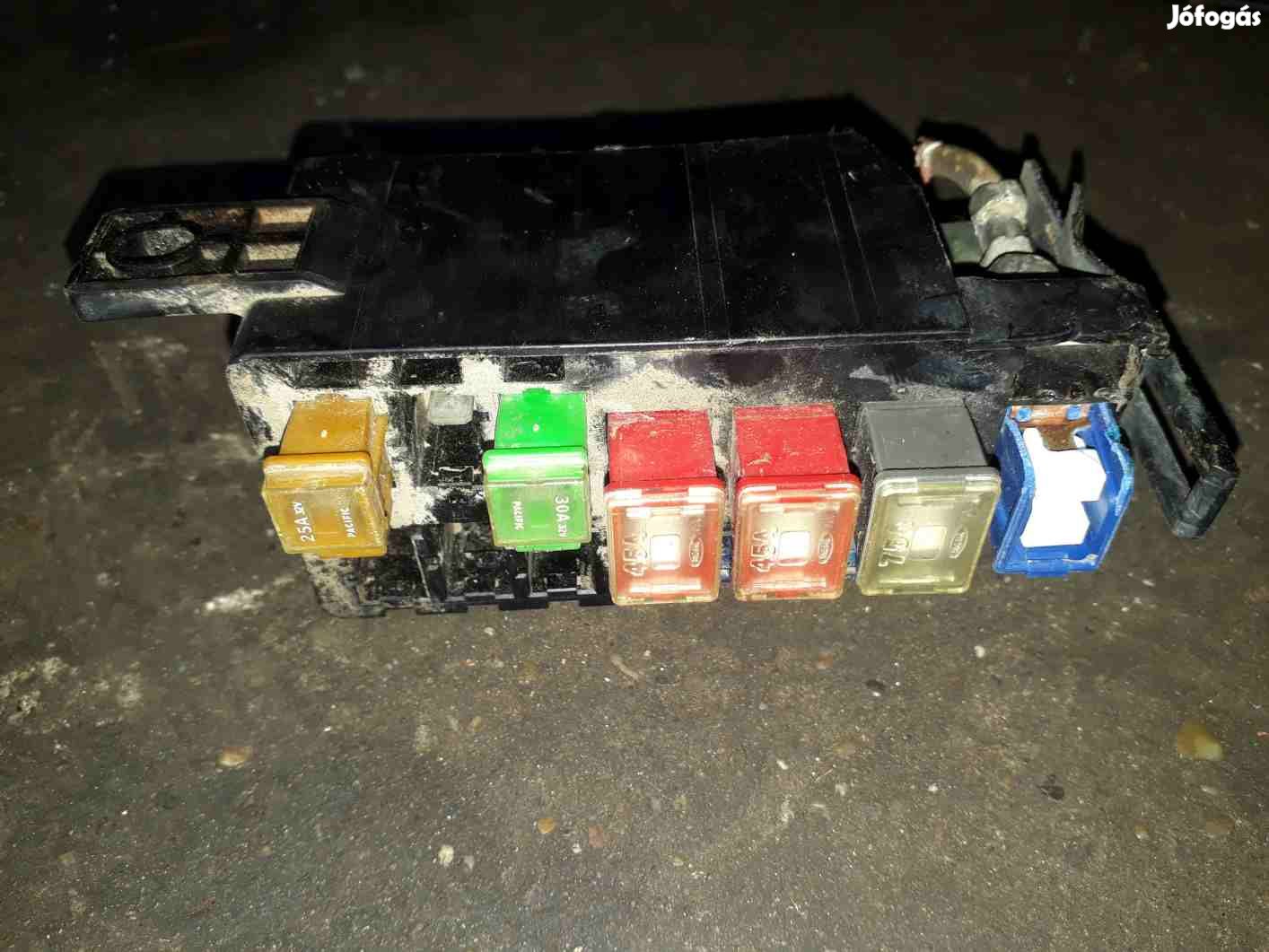 Nissan Serena Biztosítéktábla Relé Tábla