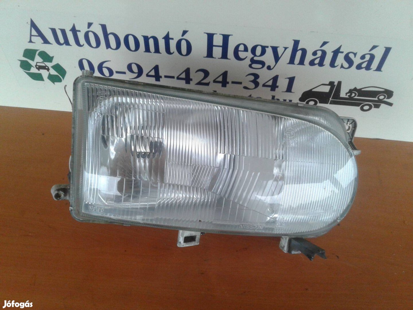 Nissan Serena jobb fényszóró