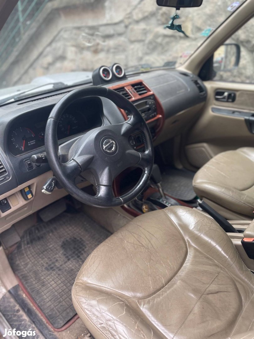 Nissan Terranó 30TDI Automata 7 fős Eladó