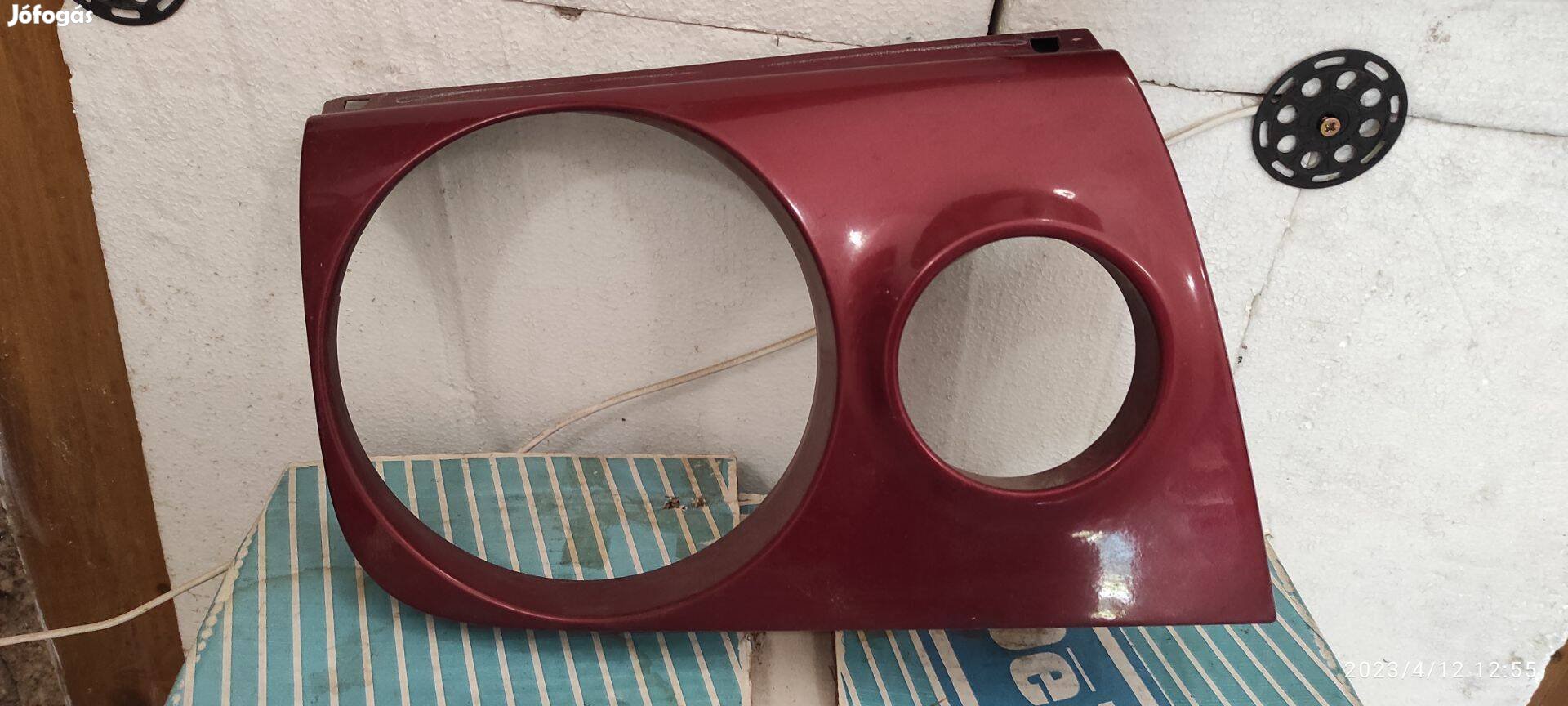 Nissan Terrano II fényszórókeret jobb 1989-1994