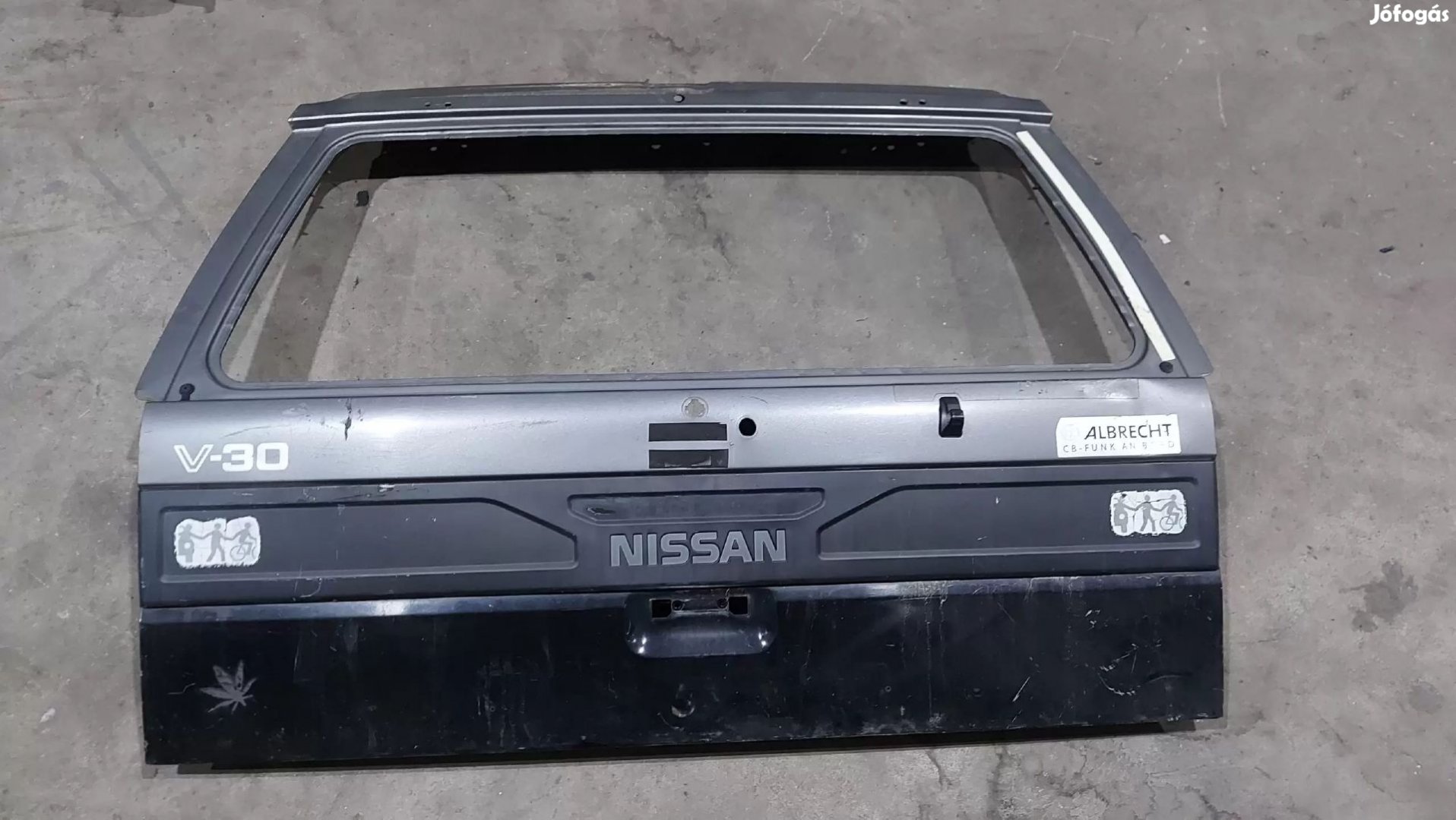 Nissan Terrano WD21 87- Csomagtartó csomagtérajtó csomagtér