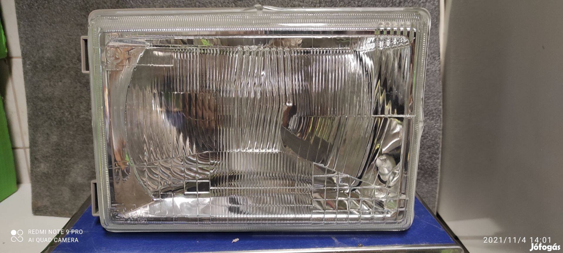 Nissan Trade fényszóró jobb 1980 -