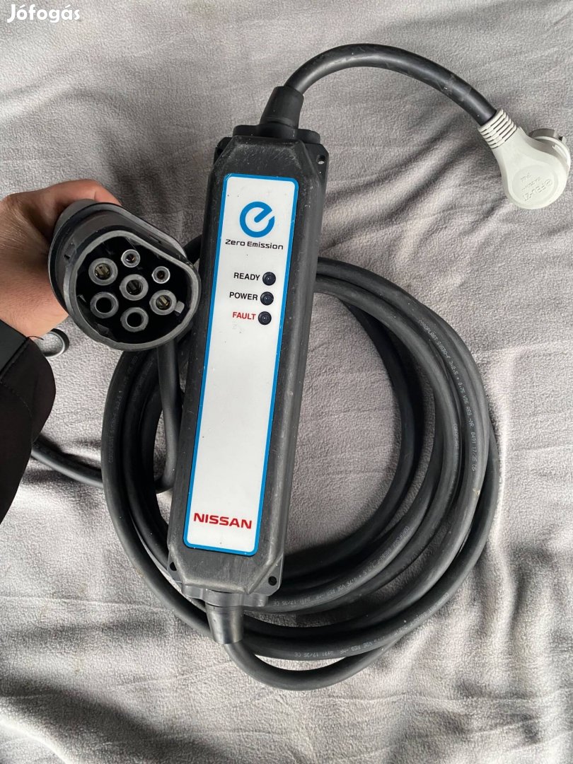 Nissan Type2 Elektromos Auto Töltö